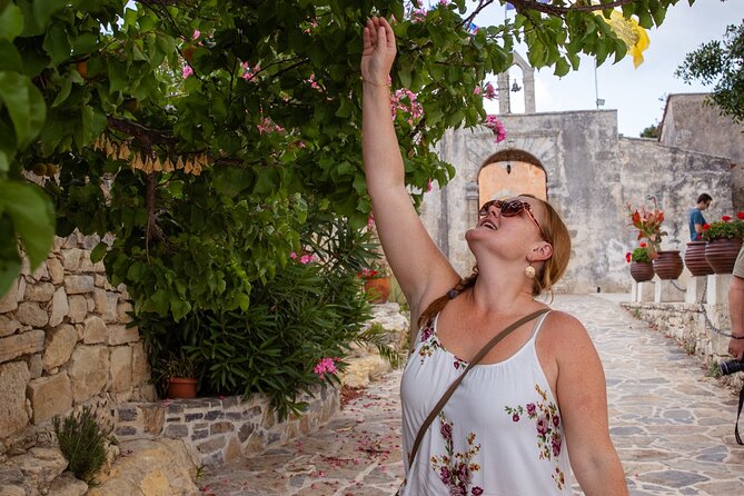 Gastronomy tour and wine tasting in traditional villages - A food tour that shows you rural Crete