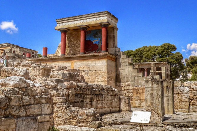 Half Day Private Tour to Knossos Palace (Skip the line) & Panoramic City Tour - Why Knossos can feel hot and less magical than expected