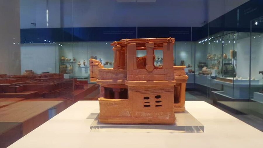 Heraklion Archaeological Museum Ticket & Audio Guide - What the visit feels like without a live guide