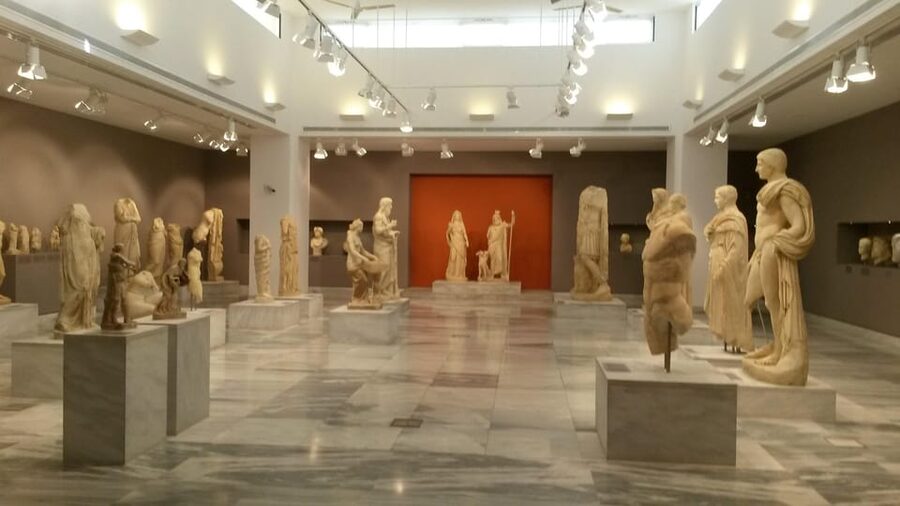 Heraklion: Archaeological Museum Ticket with City Audio Tour - The Minoan rooms and the Phaistos Disc
