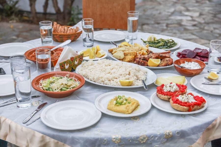 Heraklion City: Greek Food Tasting Walking Tour - Loukoumades and strong Greek coffee to finish