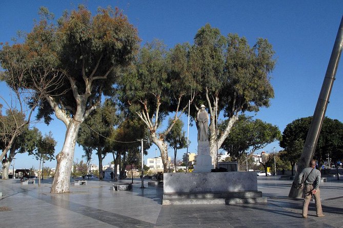 Heraklion city Walking & Tasting tour (Stroll downtown) - What the guide adds to the experience