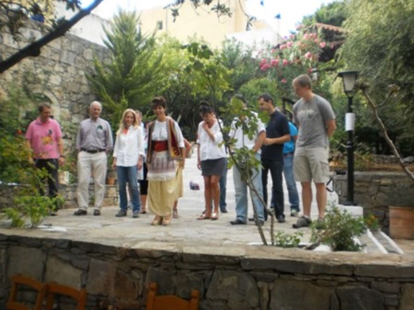 Heraklion Crete: Cretan and Greek Dance Lesson at Arolithos - Why a dance lesson works so well in Crete