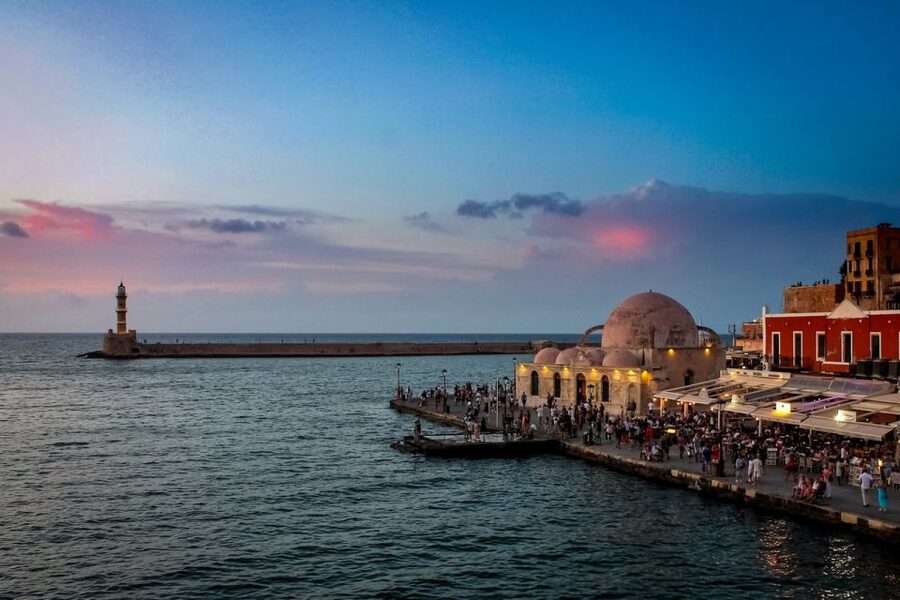 Heraklion:Day trip to Chania old Town,Kournas Lake& Rethymno - Eating, toilets, and managing free time