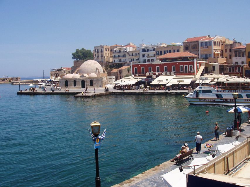 Heraklion:Day trip to Chania old Town,Kournas Lake& Rethymno - Transport, guide, and group rhythm