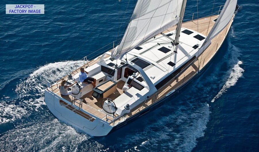 Heraklion: Dia Island Luxury Sailing Trip with Meal & Drinks - Three and a half hours beside Dia Island