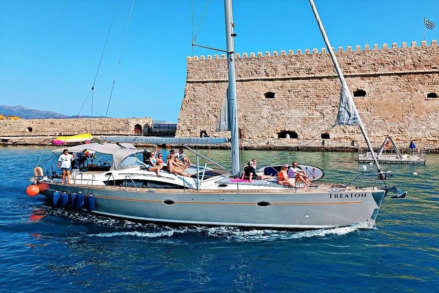 Heraklion: Dia Island Luxury Sailing Trip with Meal & Drinks - Who will enjoy this Dia Island cruise most?