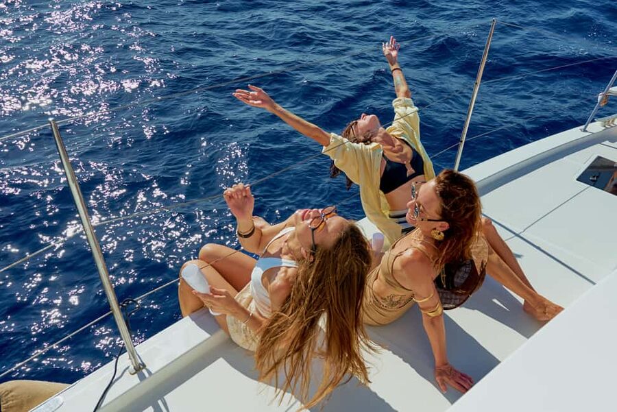 Heraklion: Dia Island Romantic Sunset Cruise with Wine - Who will enjoy this cruise most
