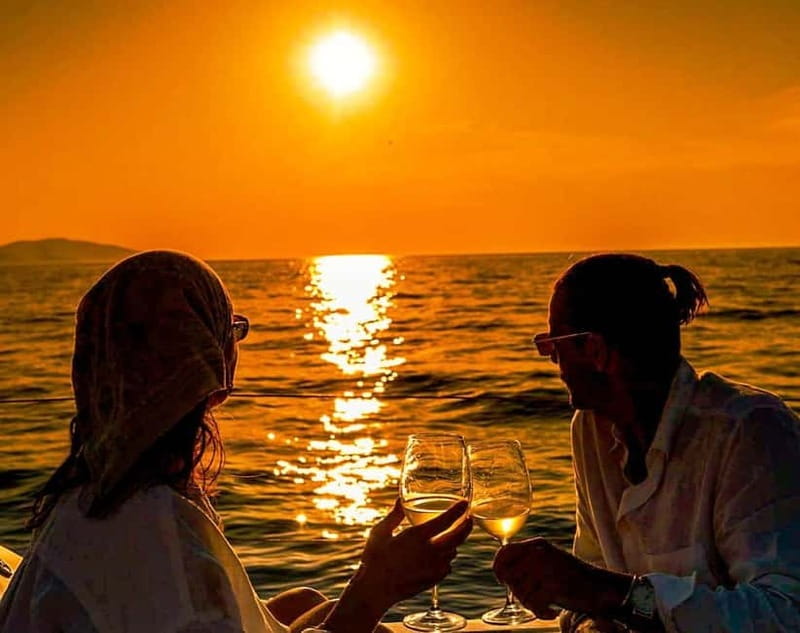 Heraklion: Dia Island Sunset Boat Tour with Dinner - Key points before you book