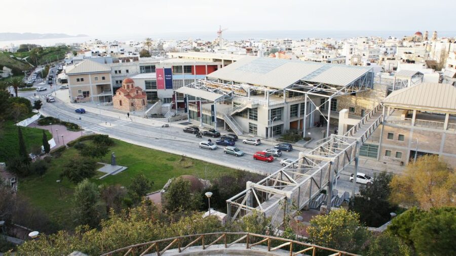 Heraklion: Family Zorba Treasure Hunt with Food Stop - Loggia Square, the Lions Fountain, and the Market