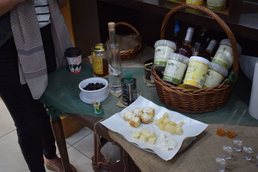 Heraklion: Gourmet Flavours Walking Tour - Raki, honey, cheese, and seafood