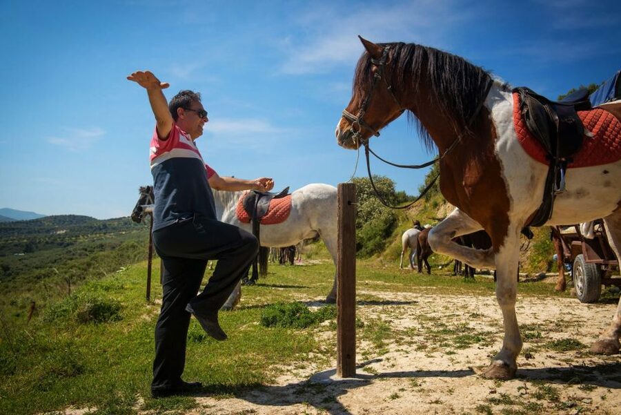 Heraklion: Horseriding Day Tour with Lunch and Transfer - The ride up to the mountain viewpoint