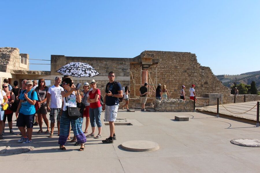 Heraklion, Knossos & Minoan Culture Show - Why Knossos needs a guide