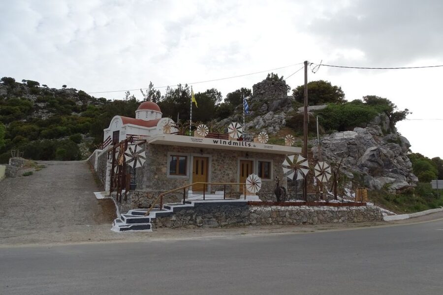 Heraklion: Knossos Palace, Zeus Cave & Oil Mill Private Tour - Olive oil, fresh bread, and the taste of Crete