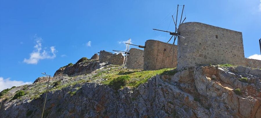 Heraklion: Knossos Palace, Zeus Cave & Oil Mill Private Tour - Pottery, village life, and small local stops