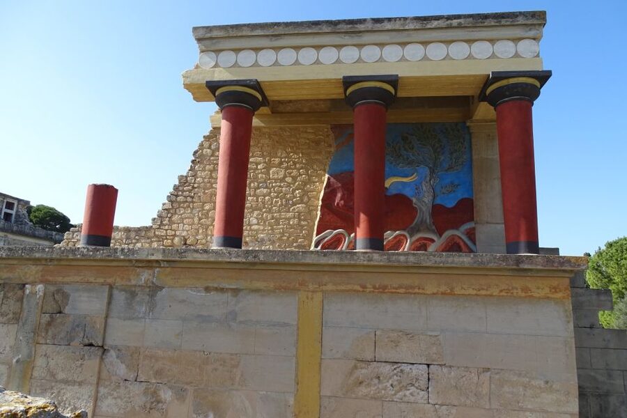 Heraklion: Knossos Palace, Zeus Cave & Oil Mill Private Tour - Knossos Palace, the grand finale