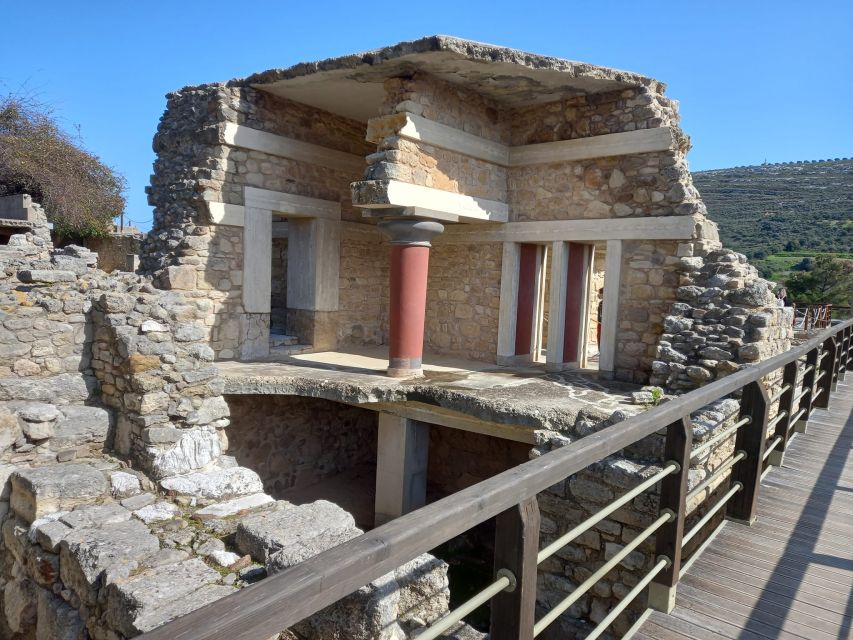 Heraklion: Knossos Palace, Zeus Cave & Oil Mill Private Tour - The guide is the key part of the experience