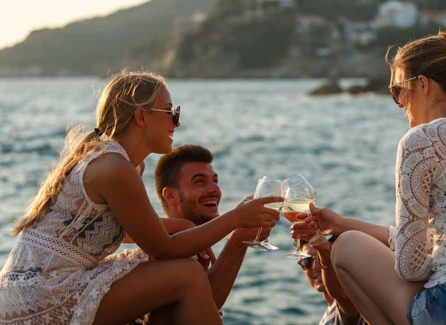 Heraklion Luxury Catamaran Dia Isla -Gourmet Lunch Top Rated - The crew and the small details