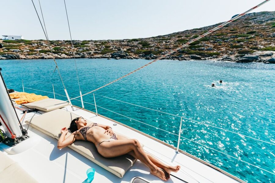 Heraklion: Sailboat Cruise to Dia Island with Drinks & Lunch - What the crew adds to the day
