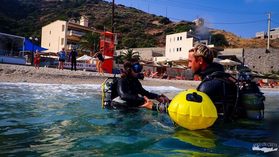 Heraklion: Scuba Diving Experience for First-Timers - Should you book the Ligaria first-timer session?