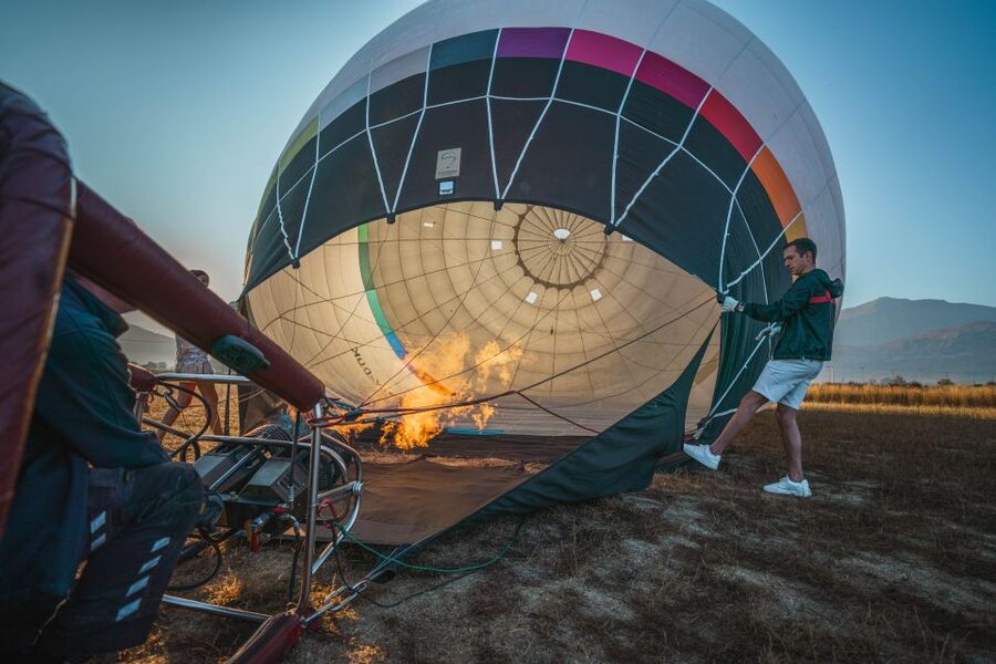 Heraklion: Sunrise Balloon Flight & Sunset Catamaran Cruise - From the Lassithi Plateau to Dia by sea