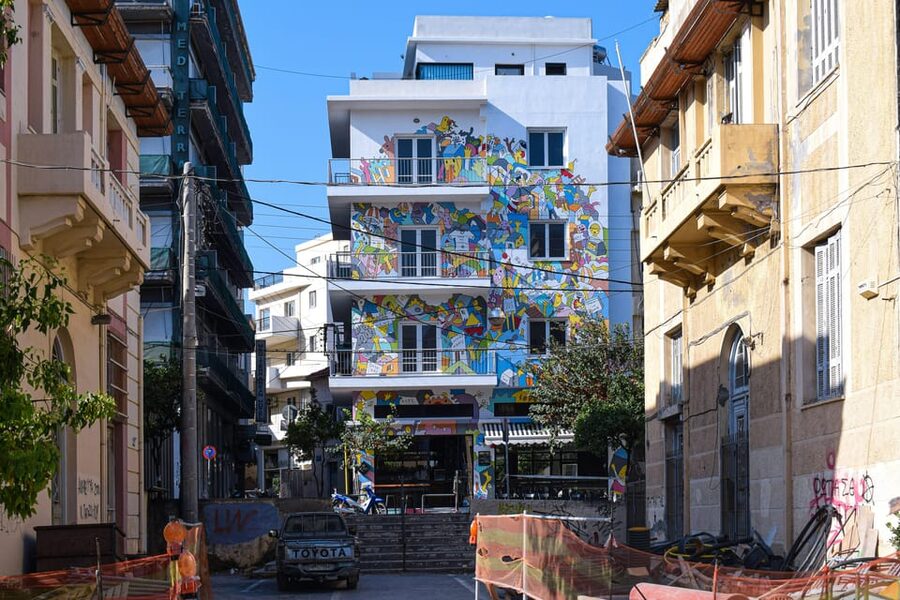 Heraklion Through Local Eyes – A Walking Experience - Greek coffee and local pastries at a café