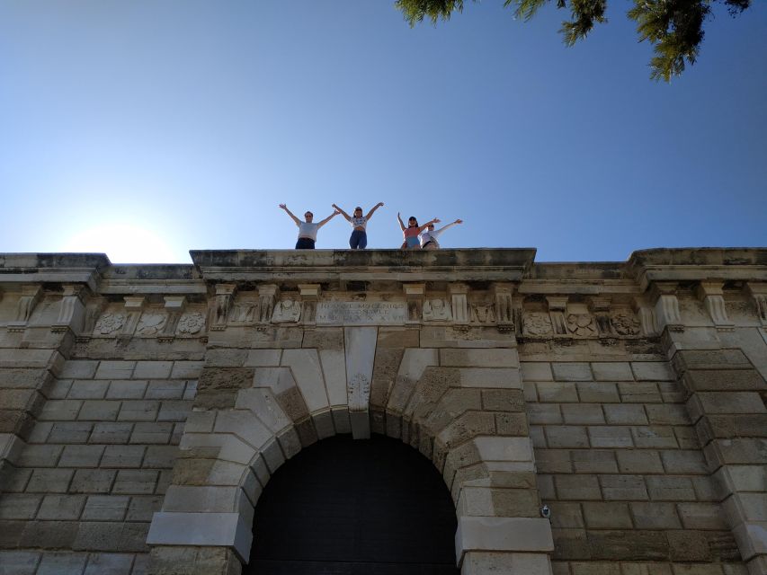 Heraklion: Walking city tour & Wine tasting - A city walk with wine at its center