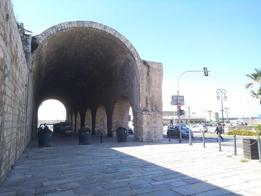 Heraklion: Walking city tour & Wine tasting - Agios Minas Cathedral in a ten-minute pause