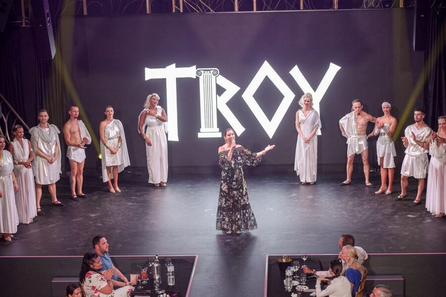 Hersonissos: Troy Dinner-Show Theatre Experience Tickets - The opening: gods, heroes, and a quick start