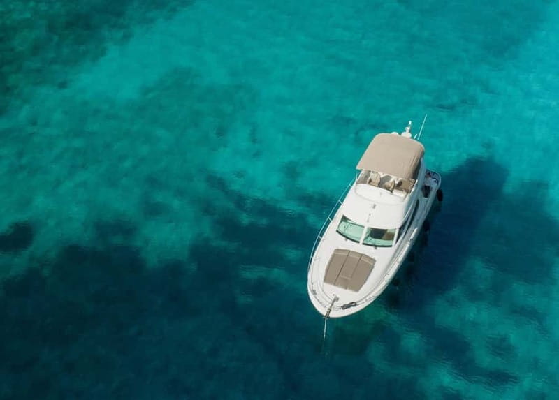 Ierapetra: Chrissi Island Luxury Yacht Cruise with Meal - A yacht lunch with Cretan flavors