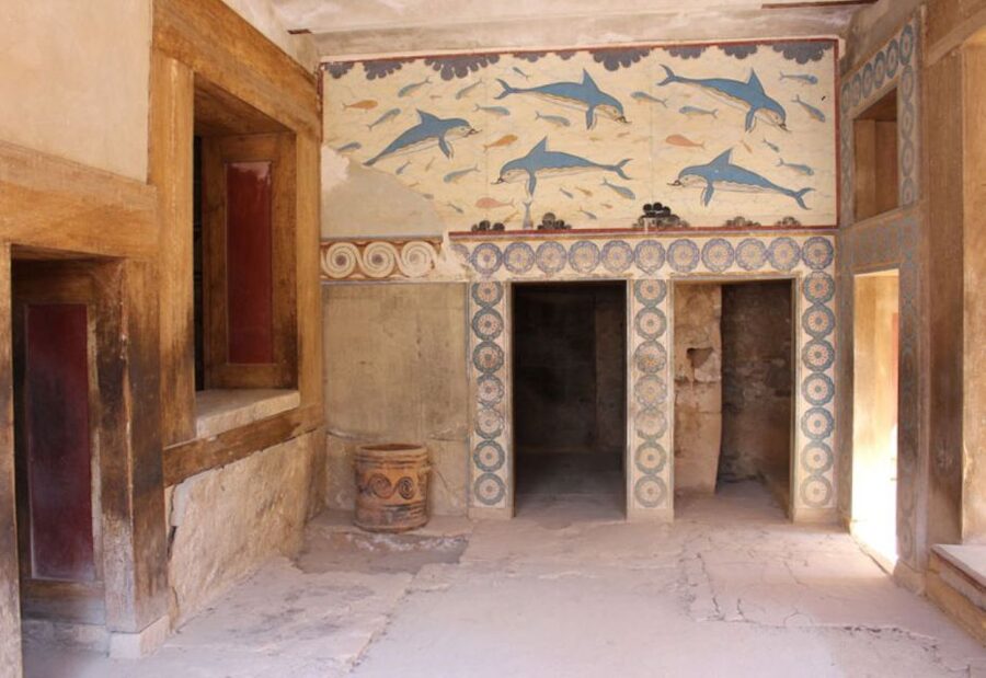 Ierapetra: Knossos Palace and Heraklion Guided City Tour - Who will get the most from this tour