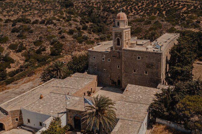 Ierapetra-Makrigialos: Vai Palm Beach, Moni Toplou & Sitia Tour - What the transport and group size mean
