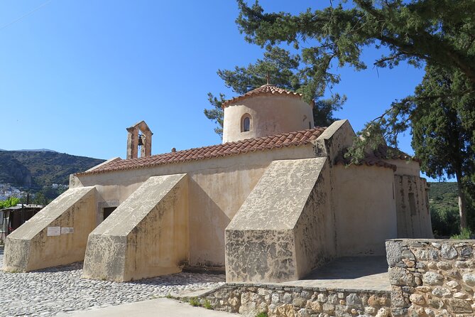 Individual travel accompaniment East Crete - Transport, group size, and the pace of the day
