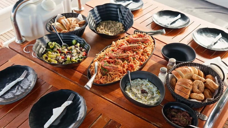 Kissamos: Balos & Gramvousa Sailing Cruise with Meal - Gramvousa gives you a choice: fortress or clear water