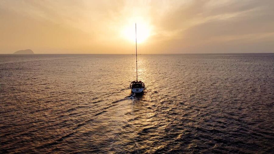 Kissamos: Balos Lagoon Sunset Sailing Cruise - The 1.5-hour sail along Gramvousa Cape