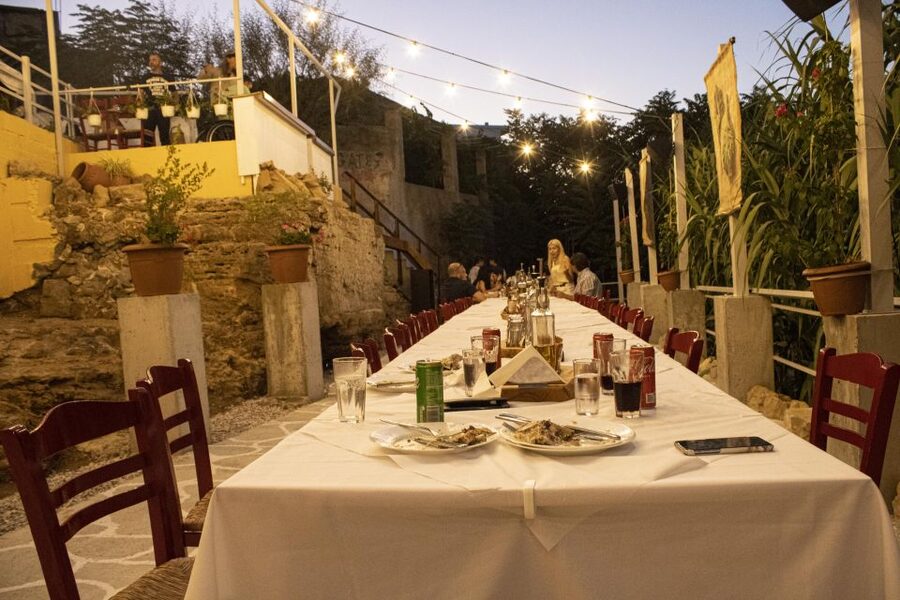 Kissamos: Greek Night with Buffet Dinner and Plate Smashing - My verdict: book it for the atmosphere
