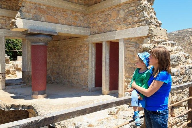 Knossos from Chania - Entering the palace of Knossos