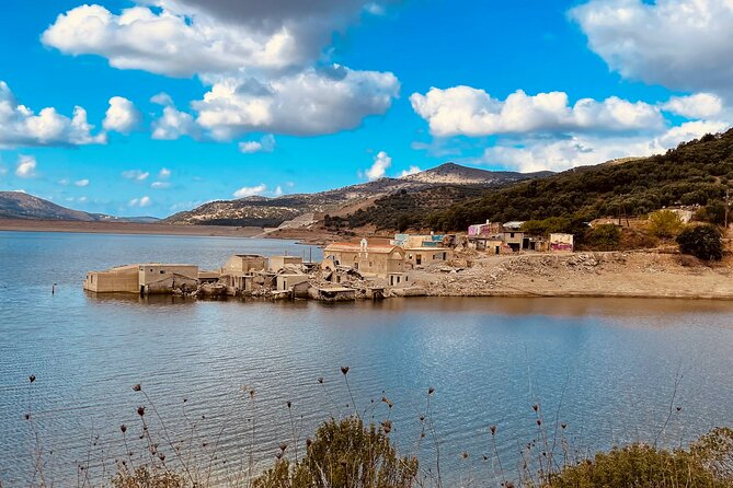 Knossos & Lasithi Plateau: Zeus Cave,Villages, Olive Oil Tour - Mochos for a final village pause