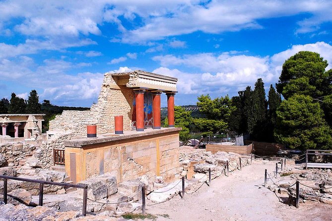 Knossos Palace and Arch. Museum of Heraklion Tour - Seeing the Palace of Knossos with context