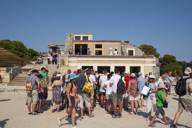 Knossos Palace and Lassithi Plateau - Taking a break in Tzermiado
