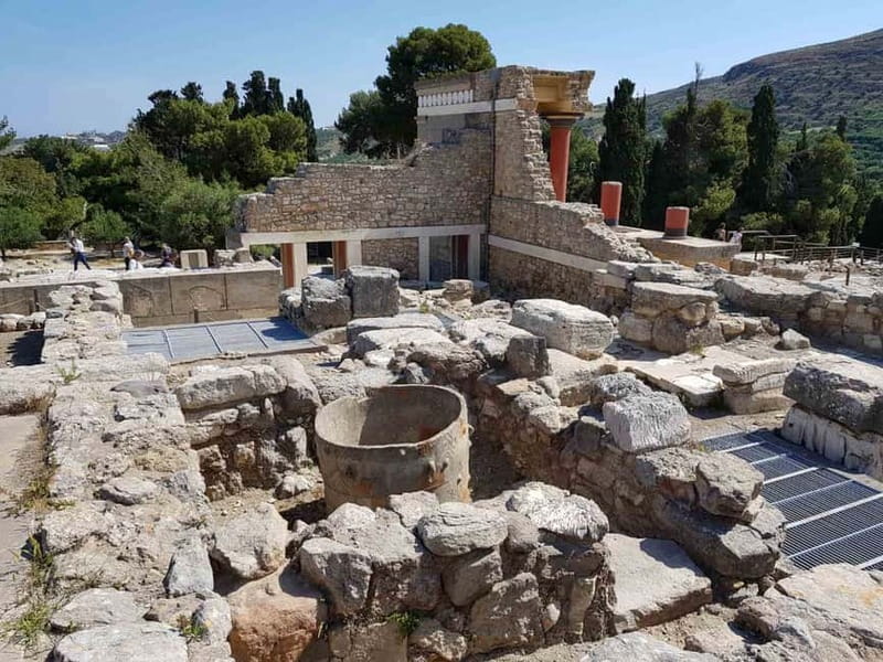 Knossos Palace and Pottery experience. Excursion Safari - From Minoan ruins to a working pottery village