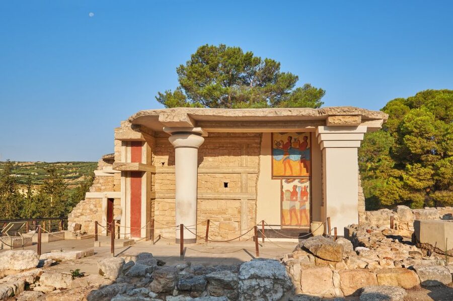 Knossos Palace: E-ticket with Audio and Heraklion City Tour - What the audio guide does well