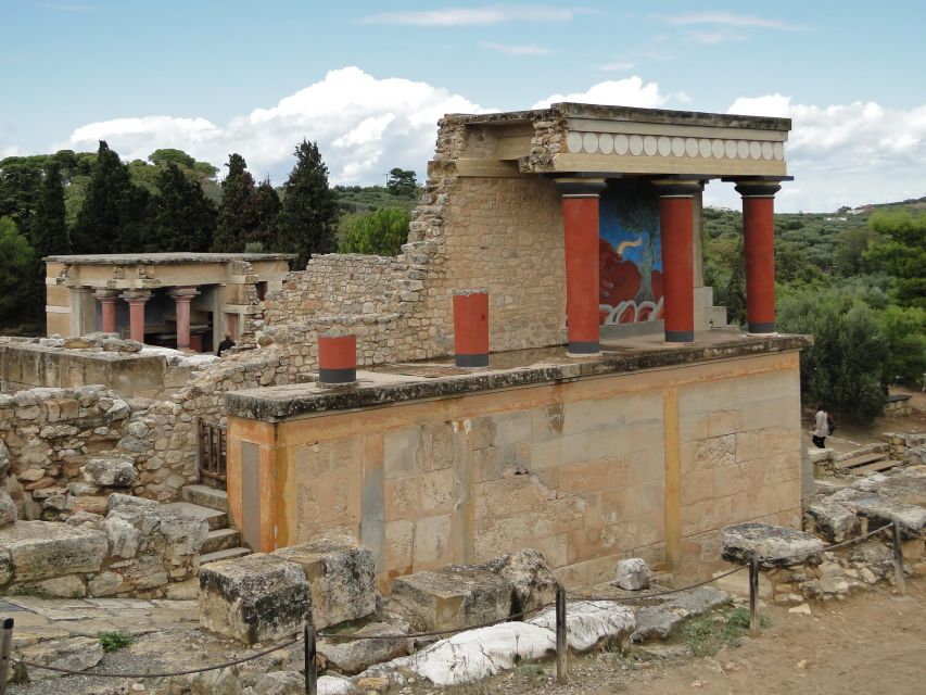 Knossos Palace & Heraklion Full-Day Tour from Chania Area - Coach comfort and guide quality