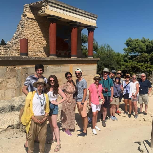 Knossos Palace ( Private tour Skip-The-Line ) - Meeting beside the Little Garden restaurant