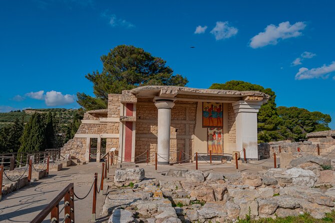 Knossos Palace Private Walking Tour - Timing, crowds, and the two-hour length