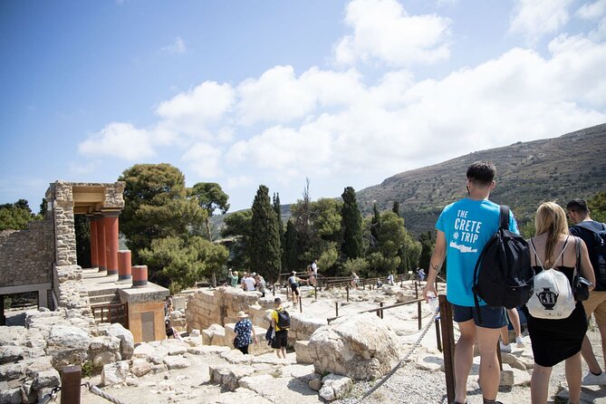 Knossos Palace Self-Guided Treasure Hunt & Tour - Private play without a live guide