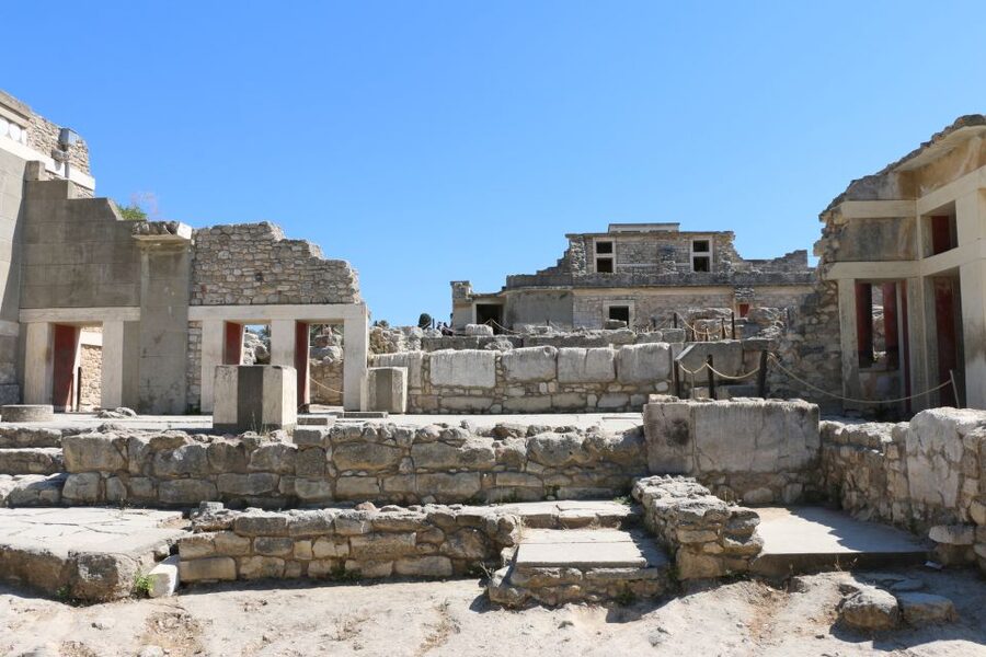 Knossos Palace Skip-the-Line Ticket & Private Guided Tour - Who should book this Knossos tour?
