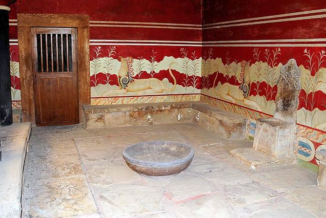 Knossos Palace Skip-the-Line Ticket (Shared Tour Group) - Pairing Knossos with Heraklion’s museum