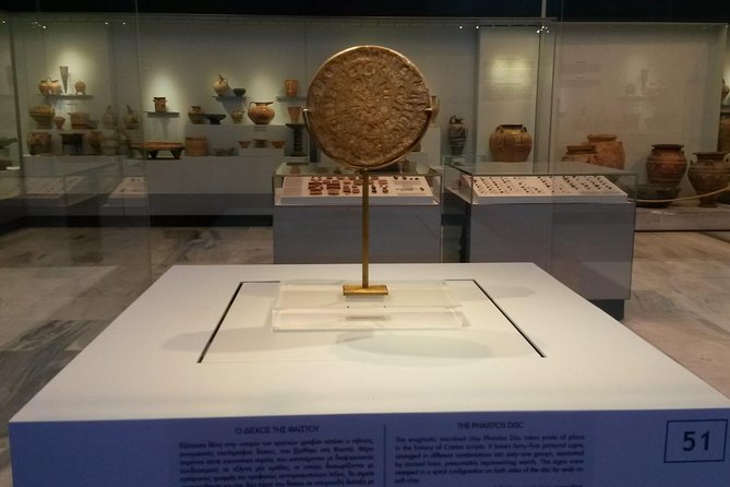 Knossos palace & the Archaeological museum of Heraklion (with Transfer) - Moving from ruins to objects