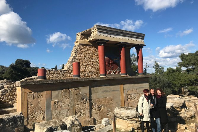 Knossos Palace Tour with Transfer & Skip-the-Line Entry Ticket - What you see during the 90-minute guided walk